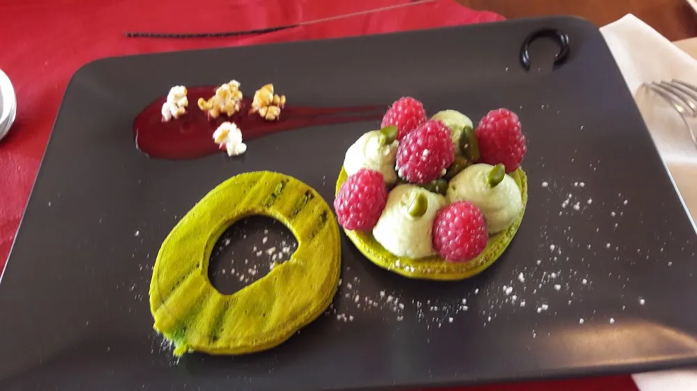 Macaron Pistache Framboises